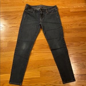 American Eagle Medium Wash Skinny Jeans Size 10